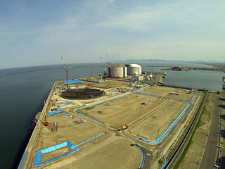 LNG基地増設工事の様子　2015年5月18日撮影