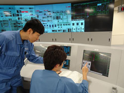 Operators simulator training (nuclear power)
